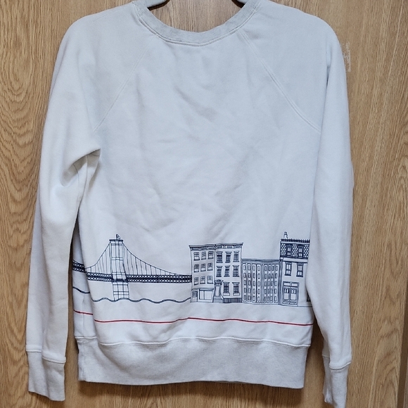 Abercrombie New York Skyline Sweatshirt - Picture 8 of 8